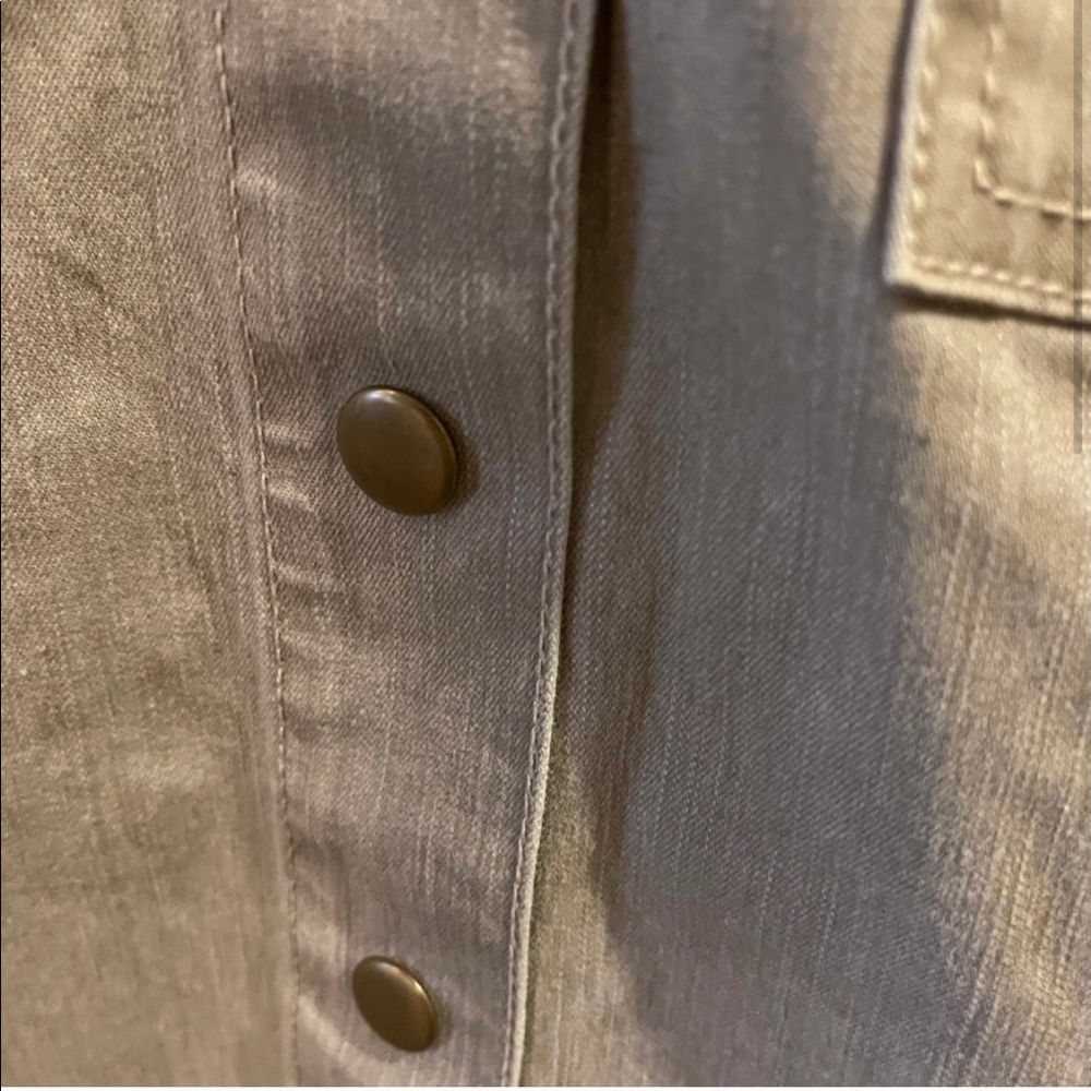 Chico’s Denim Jacket Chico’s Size 2 or Large - Tan - Picture 2 of 3